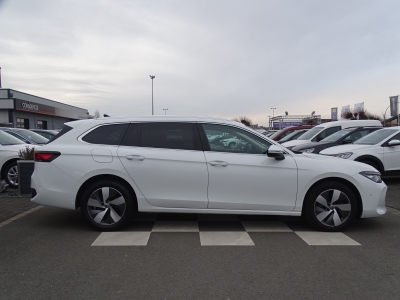 VW Passat 1.5 eTSI*DSG*NAVI*LED*DAB*APP C.*RFK*GJR*