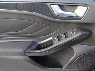 Ford Focus 1.0 ST-Line / LED / NAVI / BLUETH. / MFL