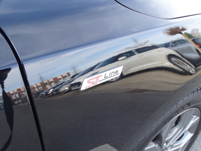 Ford Focus 1.0 ST-Line / LED / NAVI / BLUETH. / MFL