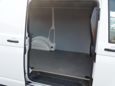 VW Transporter 2.0 TDI / KLIMA / AHK / CARPLAY / BC