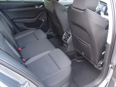 Skoda Octavia 1.5 TSI Selection / FULL-LINK / SHZ/ LED