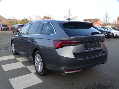 Skoda Octavia 1.5 TSI Selection / FULL-LINK / SHZ/ LED