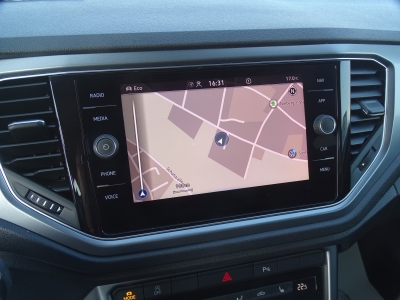 VW T-Roc 1.5 Active*DSG*NAVI*CARPLAY*SHZG*KLIMAAUTO