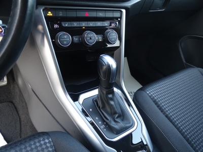 VW T-Roc 1.5 Active*DSG*NAVI*CARPLAY*SHZG*KLIMAAUTO