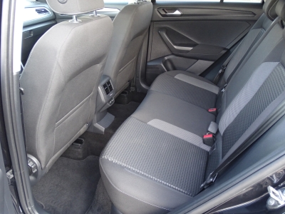 VW T-Roc 1.5 Active*DSG*NAVI*CARPLAY*SHZG*KLIMAAUTO