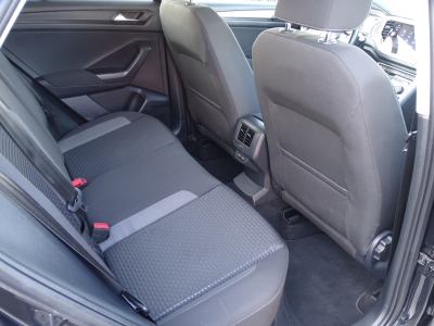 VW T-Roc 1.5 Active*DSG*NAVI*CARPLAY*SHZG*KLIMAAUTO