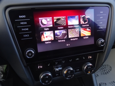 Skoda Octavia 2.0 RS / DSG / NAVI / LED /SHZ/R-KAMERA 