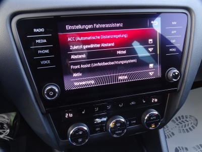 Skoda Octavia 2.0 RS / DSG / NAVI / LED /SHZ/R-KAMERA 