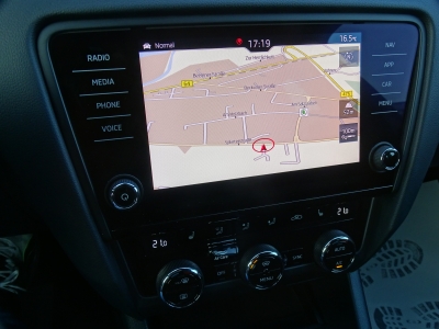 Skoda Octavia 2.0 RS / DSG / NAVI / LED /SHZ/R-KAMERA 