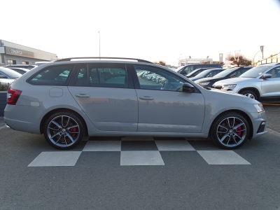 Skoda Octavia 2.0 RS / DSG / NAVI / LED /SHZ/R-KAMERA 