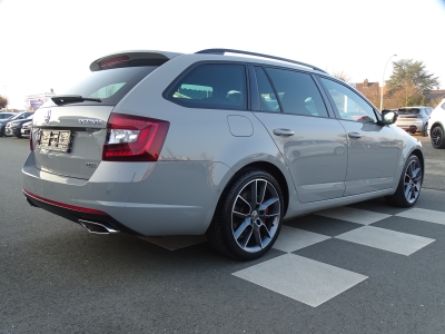 Skoda Octavia 2.0 RS / DSG / NAVI / LED /SHZ/R-KAMERA 