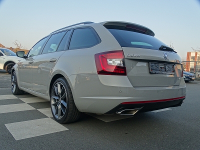 Skoda Octavia 2.0 RS / DSG / NAVI / LED /SHZ/R-KAMERA 