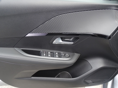 Peugeot 208 1.2 Hybrid 110 Allure / CARPLAY / LED / PDC