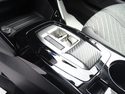 Peugeot 208 1.2 Hybrid 110 Allure / CARPLAY / LED / PDC
