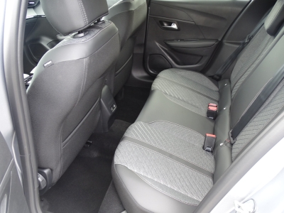 Peugeot 208 1.2 Hybrid 110 Allure / CARPLAY / LED / PDC