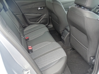 Peugeot 208 1.2 Hybrid 110 Allure / CARPLAY / LED / PDC