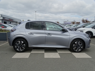 Peugeot 208 1.2 Hybrid 110 Allure / CARPLAY / LED / PDC