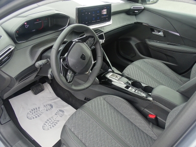 Peugeot 208 1.2 Hybrid 110 Allure / CARPLAY / LED / PDC