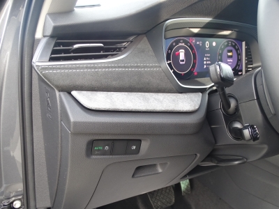 Skoda Octavia 2.0 TDI Selection / DSG / NAVI / LED/AHK