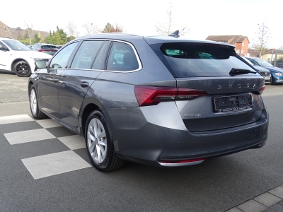Skoda Octavia 2.0 TDI Selection / DSG / NAVI / LED/AHK