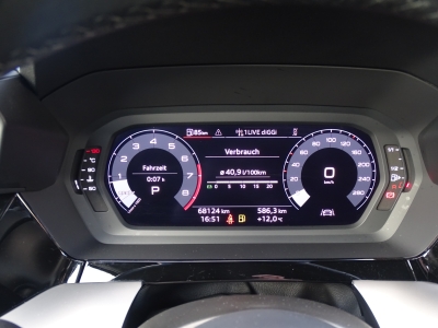 Audi A3 35 TFSI / S-TRONIC / LED / R-KAMERA/ CARPLAY 
