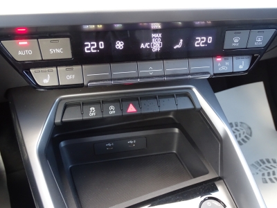 Audi A3 35 TFSI / S-TRONIC / LED / R-KAMERA/ CARPLAY 