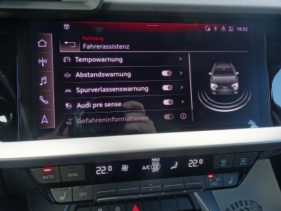 Audi A3 35 TFSI / S-TRONIC / LED / R-KAMERA/ CARPLAY 