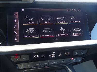 Audi A3 35 TFSI / S-TRONIC / LED / R-KAMERA/ CARPLAY 