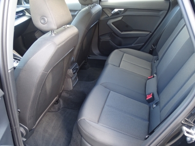 Audi A3 35 TFSI / S-TRONIC / LED / R-KAMERA/ CARPLAY 