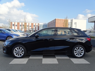 Audi A3 35 TFSI / S-TRONIC / LED / R-KAMERA/ CARPLAY 