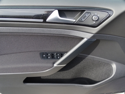 VW Golf 1.5 Highline*DSG*NAVI*SHZG*LED*AHK*GJR*PDC*