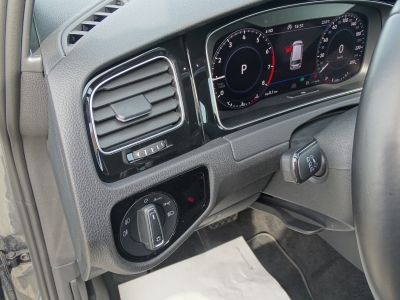 VW Golf 1.5 Highline*DSG*NAVI*SHZG*LED*AHK*GJR*PDC*