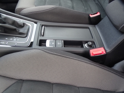 VW Golf 1.5 Highline*DSG*NAVI*SHZG*LED*AHK*GJR*PDC*