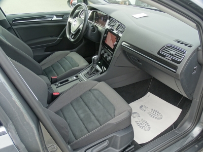 VW Golf 1.5 Highline*DSG*NAVI*SHZG*LED*AHK*GJR*PDC*