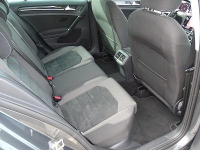 VW Golf 1.5 Highline*DSG*NAVI*SHZG*LED*AHK*GJR*PDC*