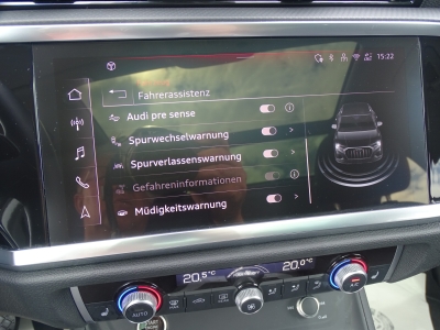 Audi Q3 35 TFSI / S-TRONIC / S LINE / PANO /CARPLAY