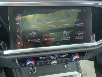 Audi Q3 35 TFSI / S-TRONIC / S LINE / PANO /CARPLAY