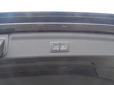 Audi Q3 35 TFSI / S-TRONIC / S LINE / PANO /CARPLAY