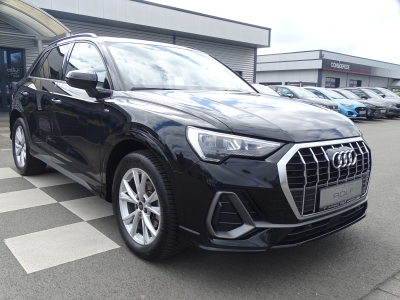 Audi Q3 35 TFSI / S-TRONIC / S LINE / PANO /CARPLAY