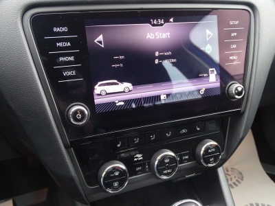 Skoda Octavia 1.5 Ambition / R-KAMERA / SHZ/SMART-LINK