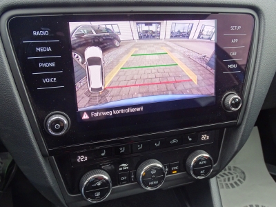 Skoda Octavia 1.5 Ambition / R-KAMERA / SHZ/SMART-LINK