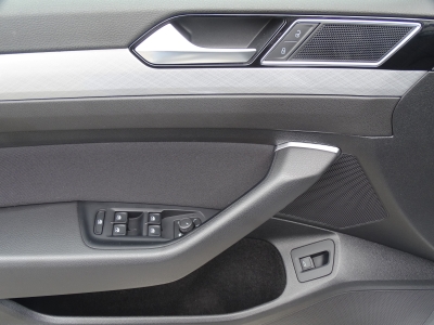 VW Passat 1.5*DSG*LED*APP C.*AHK*RFK*SHZG*PDC*ACC*
