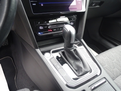 VW Passat 1.5*DSG*LED*APP C.*AHK*RFK*SHZG*PDC*ACC*
