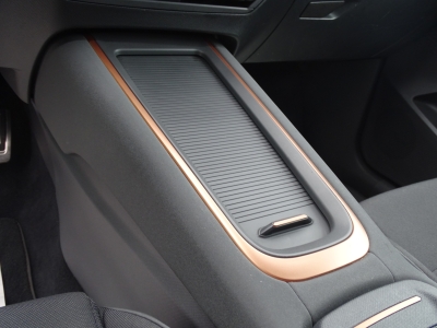CUPRA Born 58 kwh 150 kw Kamera / NAVI / SHZ / AHK 