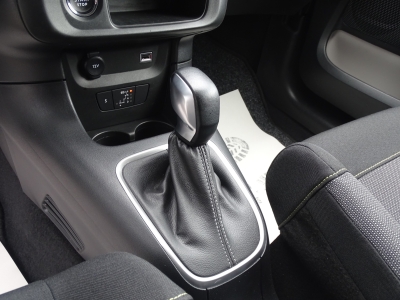 Citroen C3 1.2 Shine*AUTOMATIK*NAVI*LED*DAB*GJR*RFK*TEL*