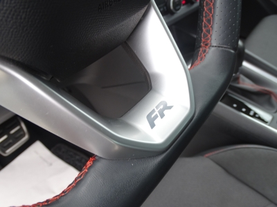 Seat Ateca 2.0 TDI*FR*DSG*AHK*LED*DAB*NAVI*RFK*SHZG*