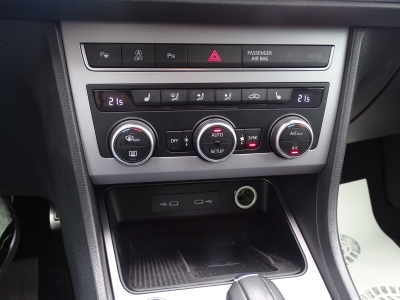 Seat Ateca 2.0 TDI*FR*DSG*AHK*LED*DAB*NAVI*RFK*SHZG*