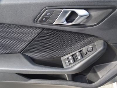 BMW 118i Advantage*STEPTRONIC*LED*SHZG*NAVI*DAB*PDC*