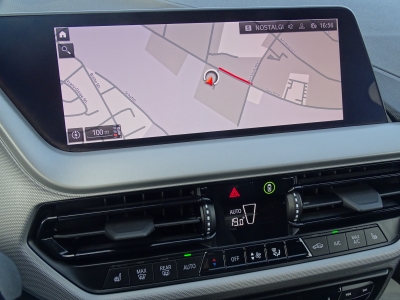 BMW 118i Advantage*STEPTRONIC*LED*SHZG*NAVI*DAB*PDC*