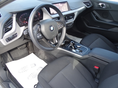 BMW 118i Advantage*STEPTRONIC*LED*NAVI*SHZG*PDC*DAB*